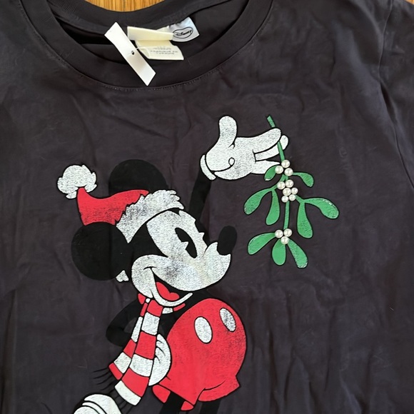 H&M Disney Mickey mouse Christmas t shirt size small - Picture 2 of 3